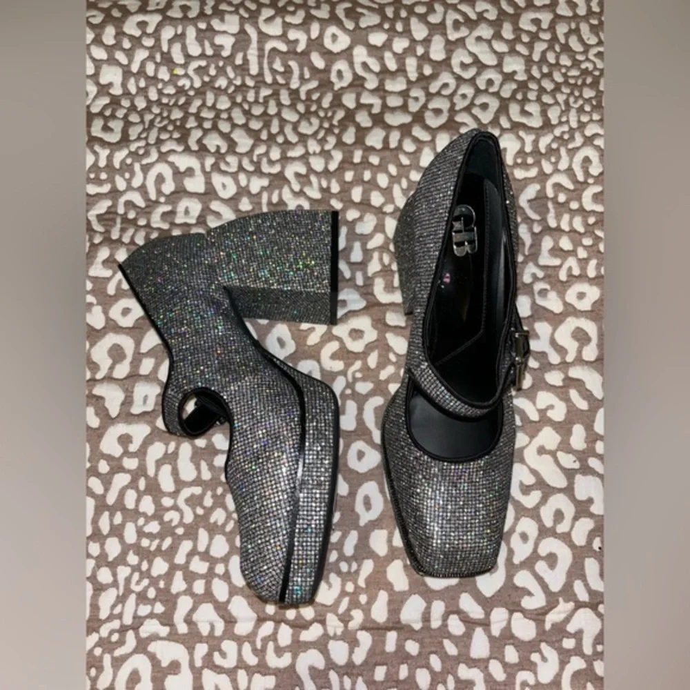 Gianni Bini chunky heel glitter pumps
